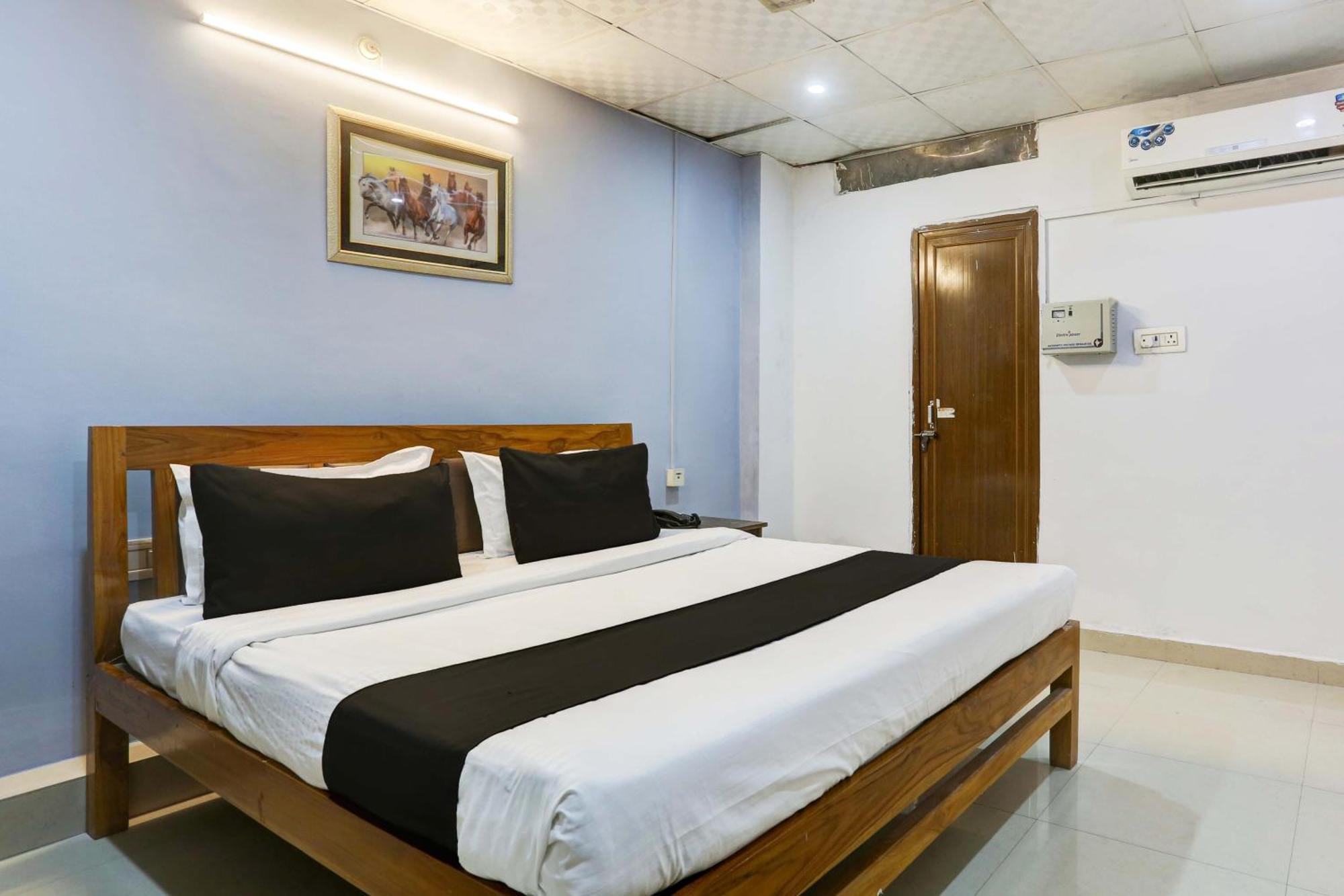 Collection O Hotel Moon Light Lucknow Ngoại thất bức ảnh