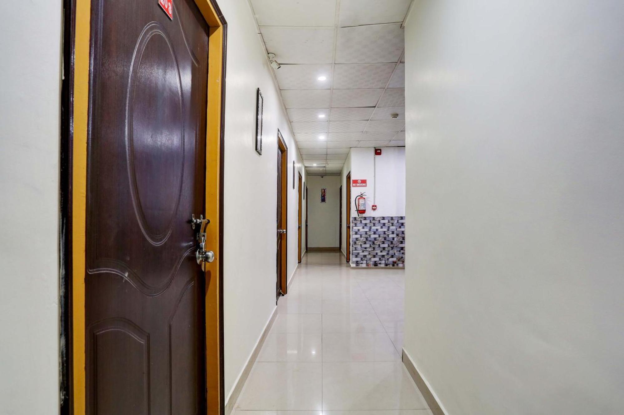 Collection O Hotel Moon Light Lucknow Ngoại thất bức ảnh