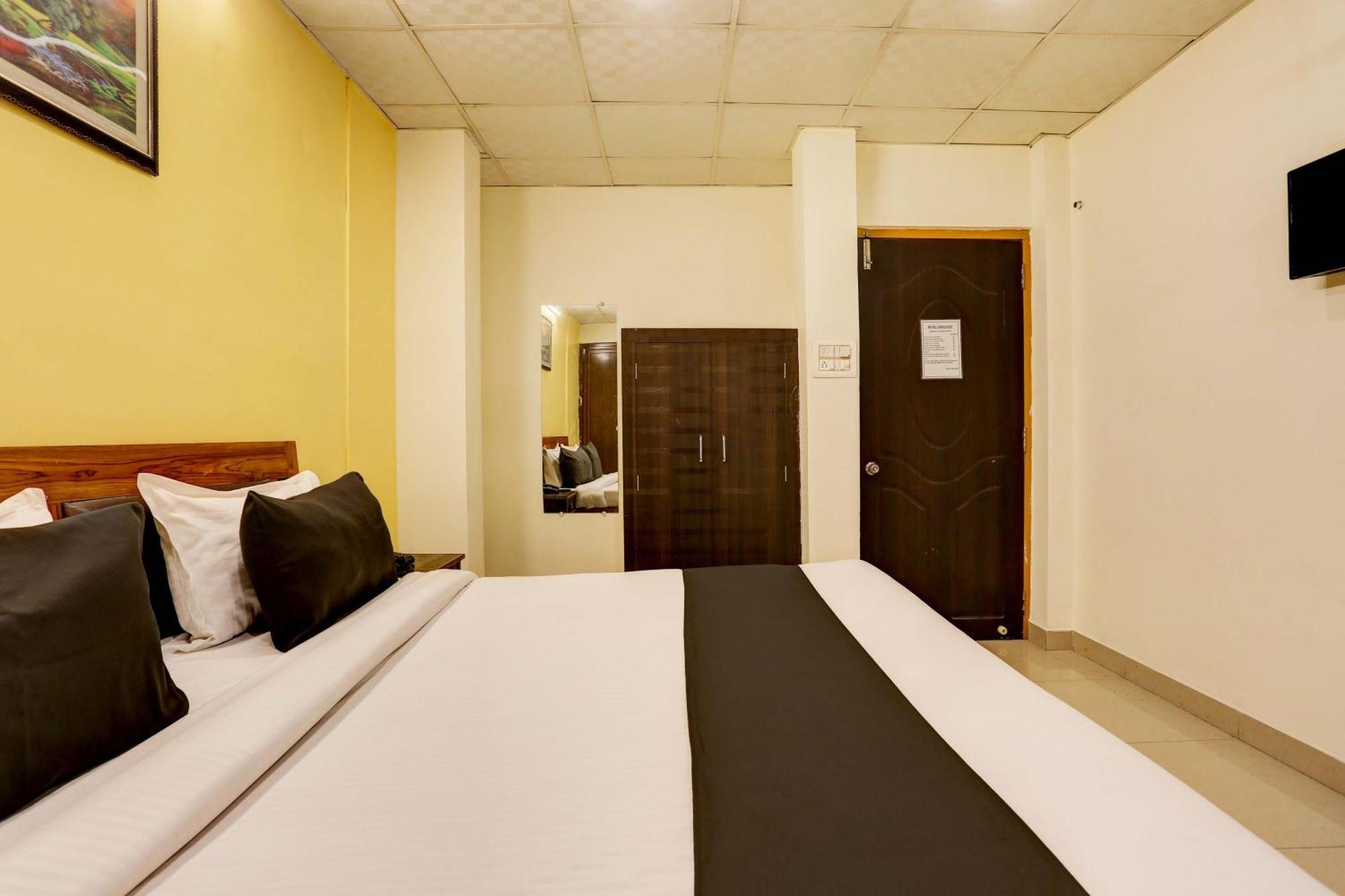 Collection O Hotel Moon Light Lucknow Ngoại thất bức ảnh