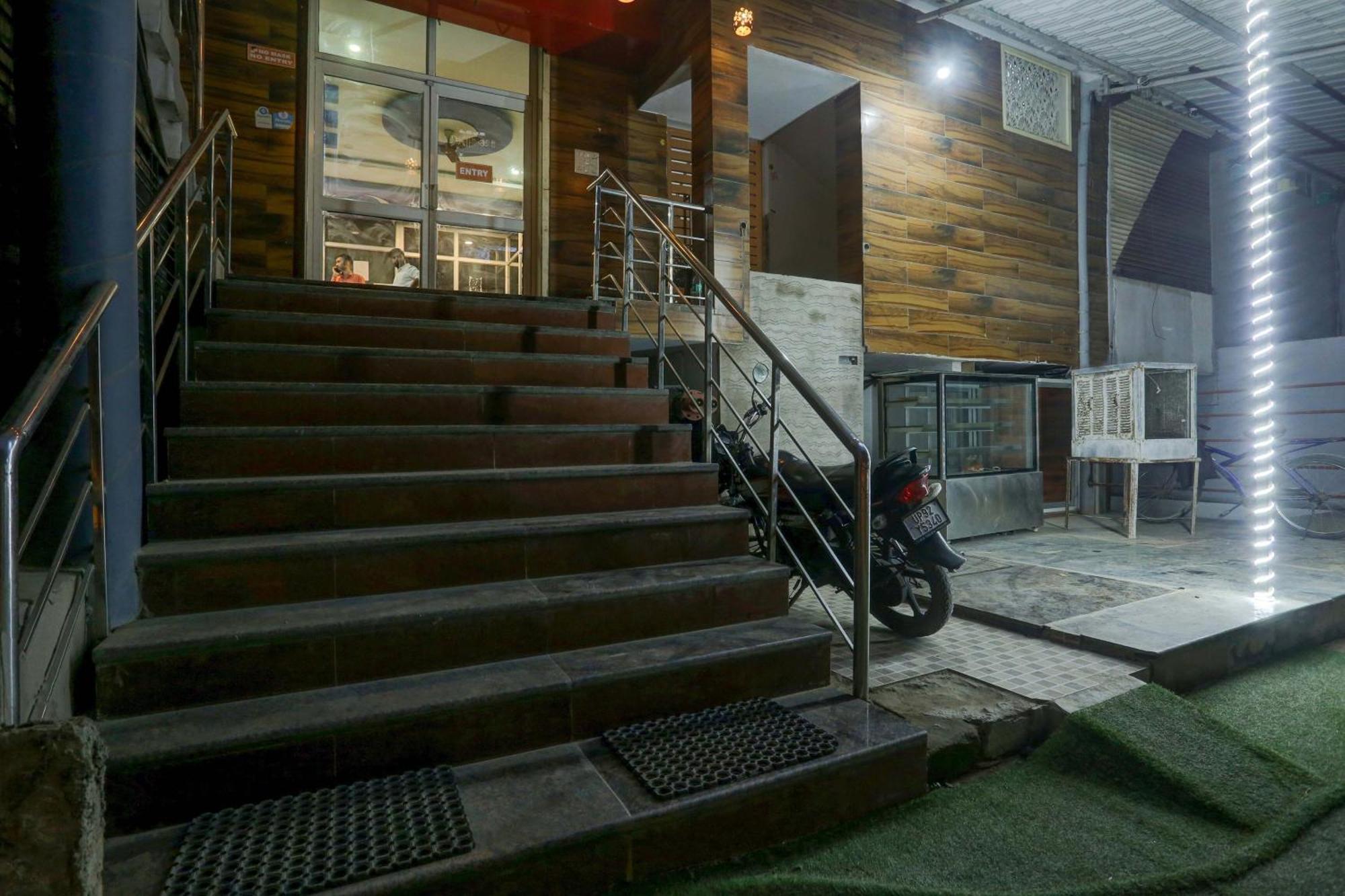 Collection O Hotel Moon Light Lucknow Ngoại thất bức ảnh